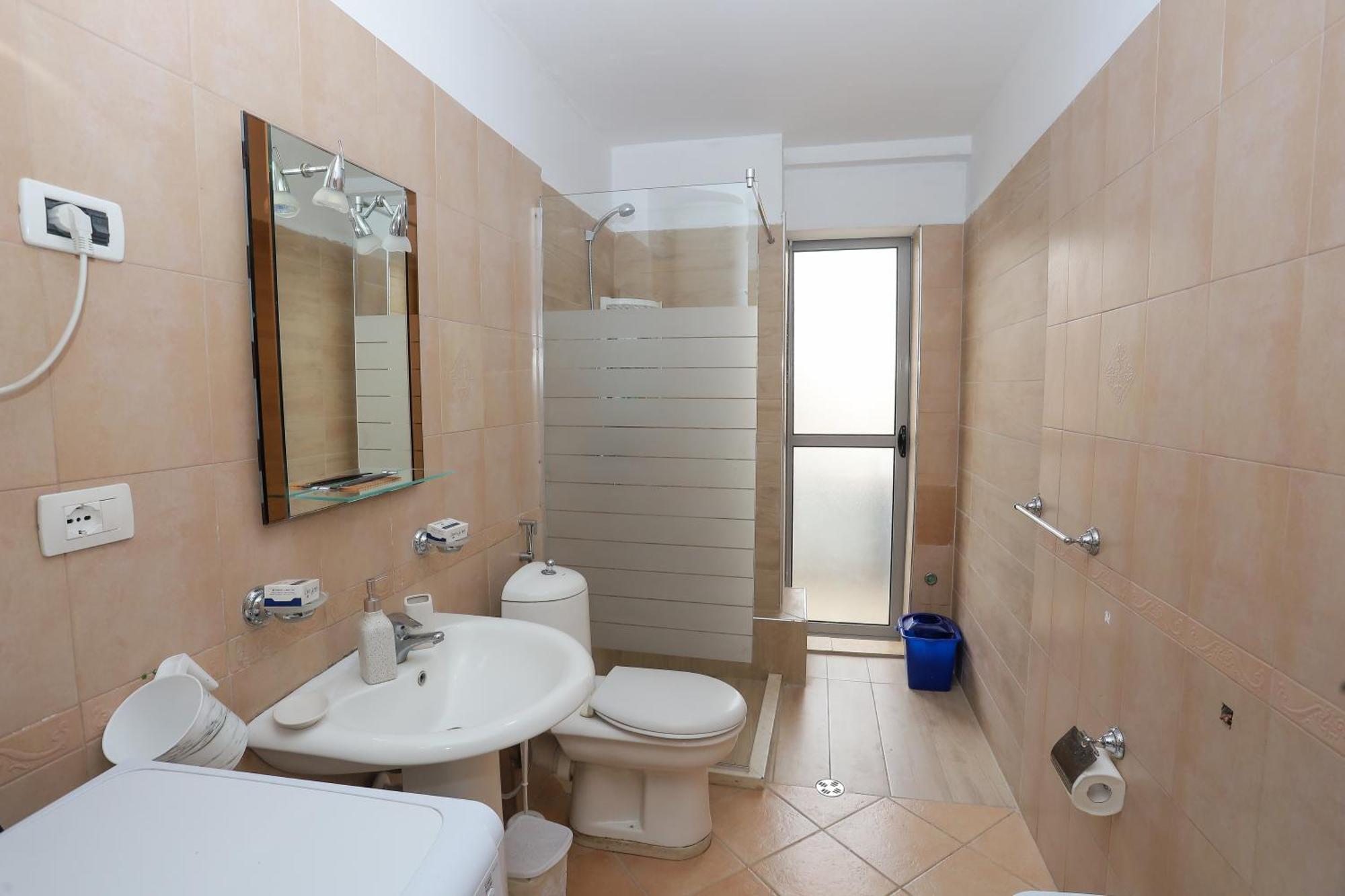 New Bazar Selvia Apartment Tiranë Eksteriør bilde