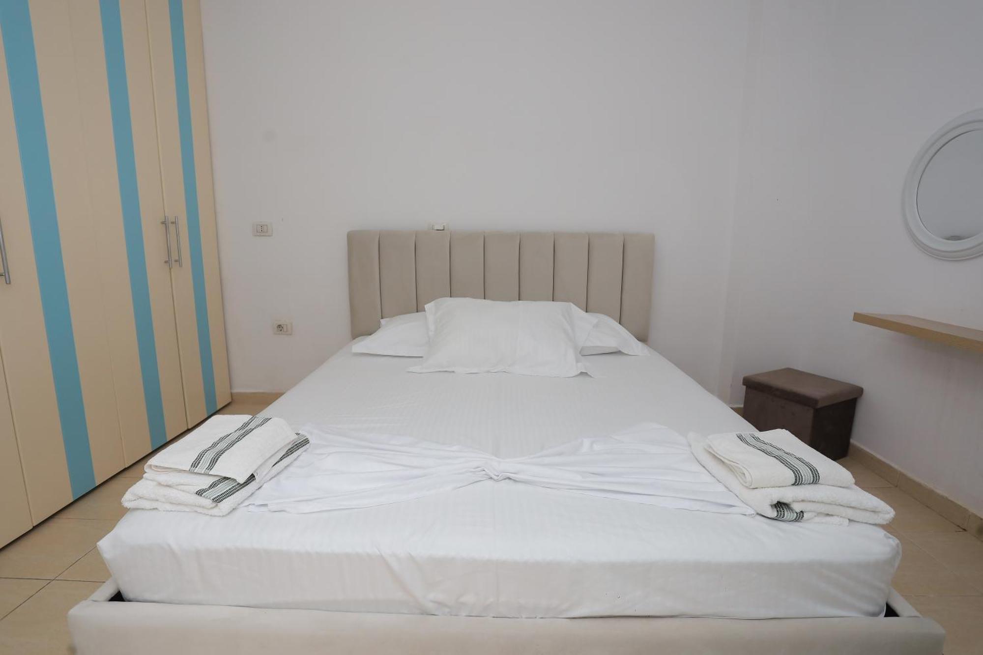 New Bazar Selvia Apartment Tiranë Eksteriør bilde